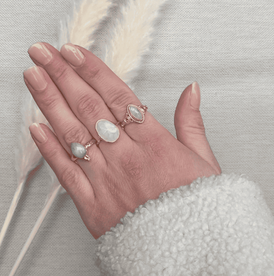 Maansteenring gecombineerd met bijpassende sieraden