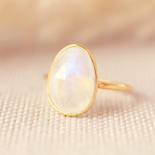 Selene maansteen ring van 925 zilver gold plated